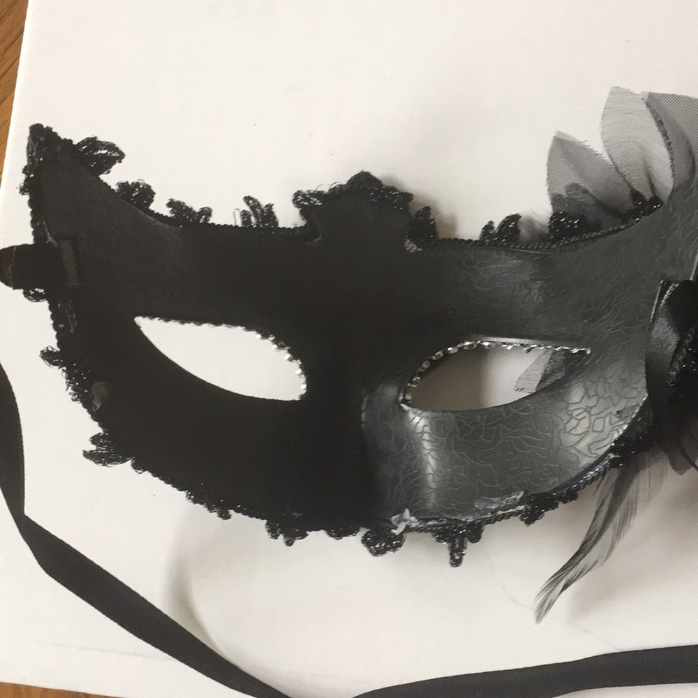 Embellished Black with Rinestones Mardi Gras Mask - Picture 6 of 7